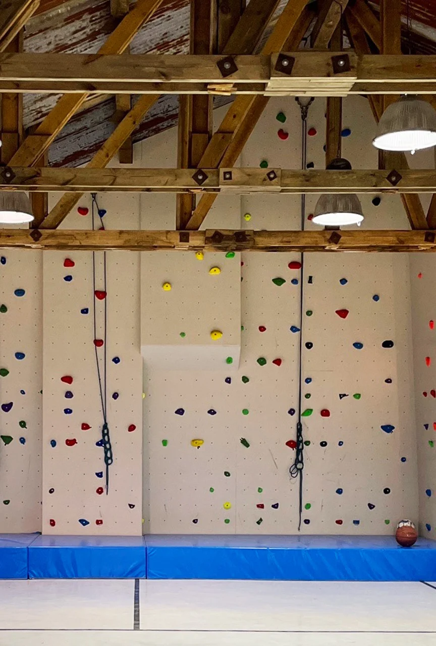 Haganesvik Gynasium at Deplar Farm.