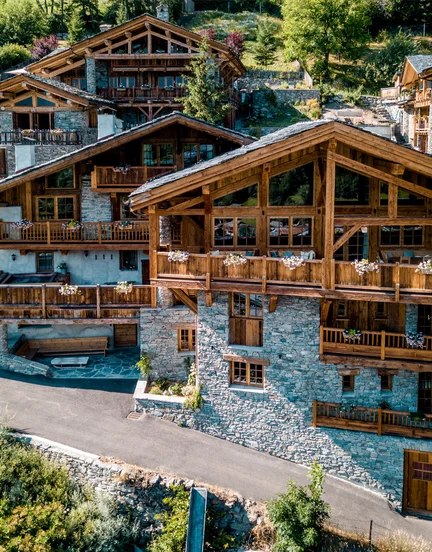 Aerial shot of Chalet Hibou in the summer.