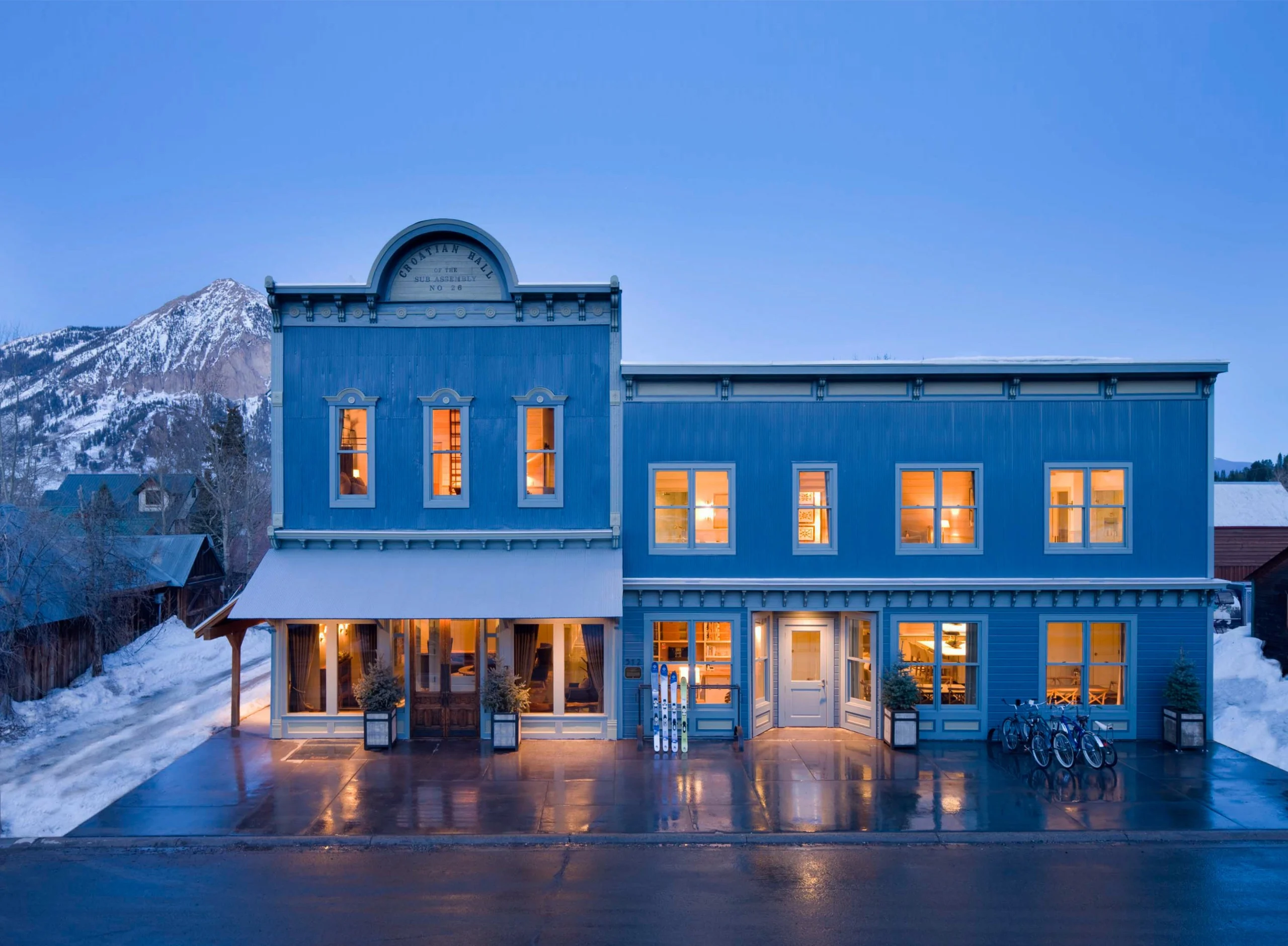 Full view of Scarp Ridge Lodge at dusk.